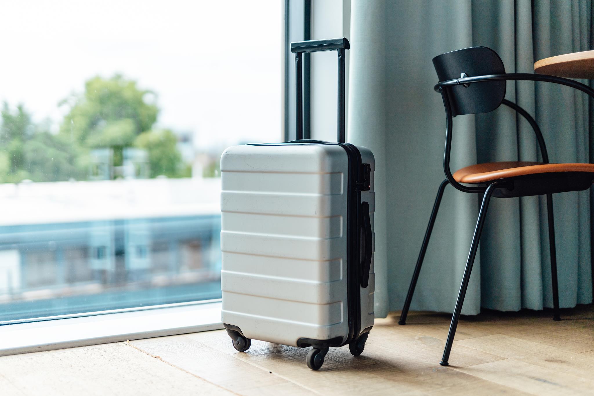 電動(dòng)行李箱為何不讓帶上公交車？一文了解攜帶含鋰電池物品規(guī)定